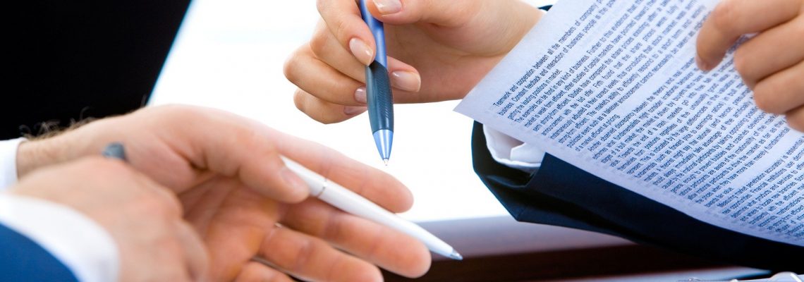 Ilustrační foto: Ruce manažerů při poradě