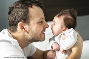 otec_miminko_AdobeStock_246001330