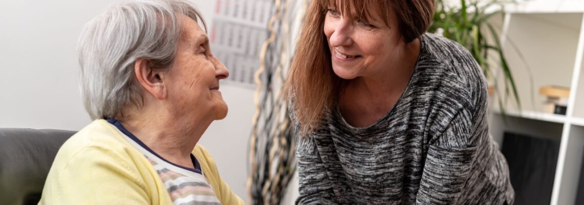 Seniorka_pečující_AdobeStock_339849268